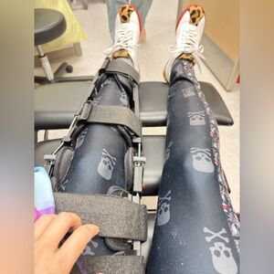 BROKEN knee. SHIPPING asap. Thank You for understanding! LOOK. WALKING! -ish